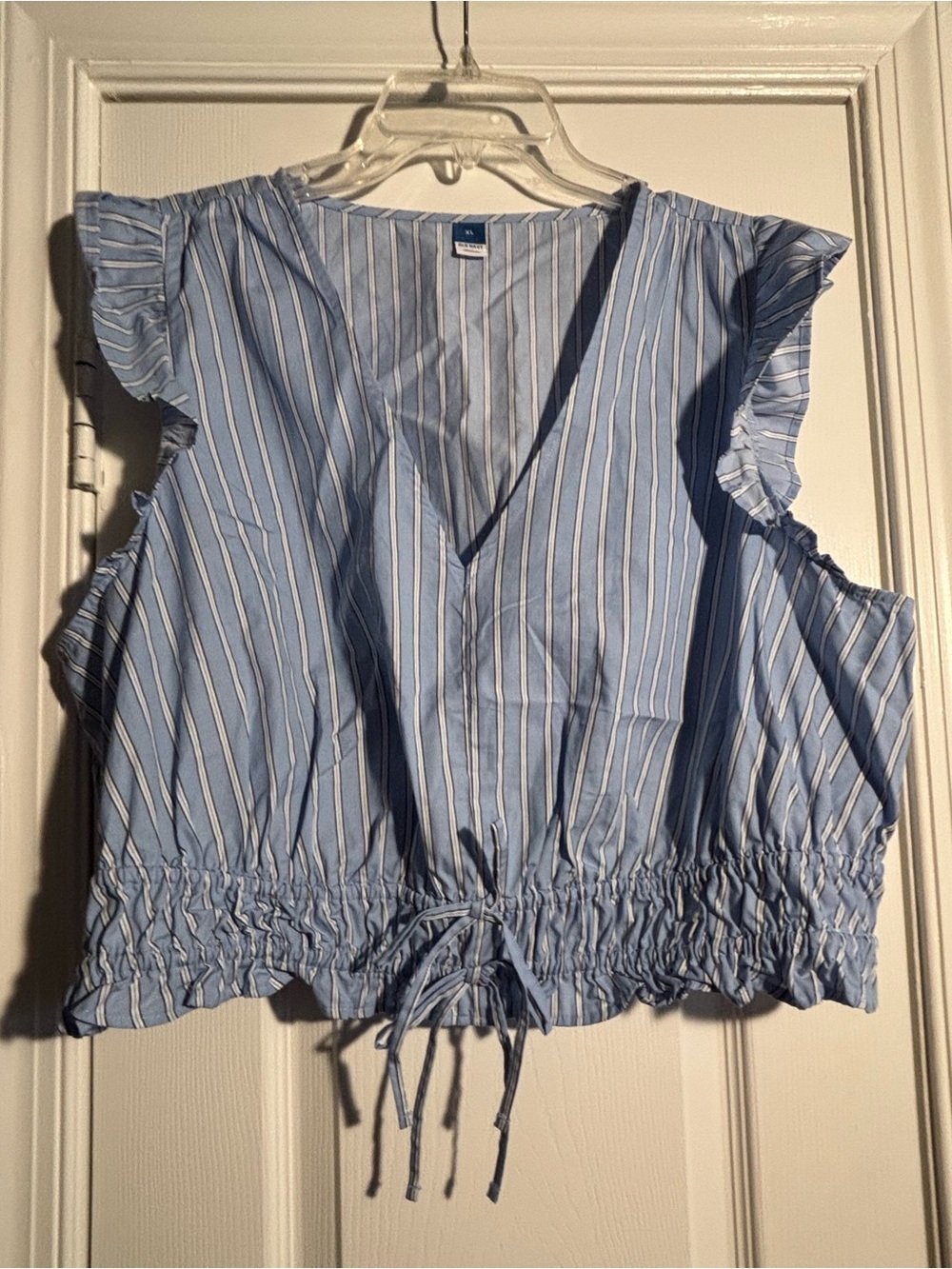 BNWOT Old Navy Ruffle Sleeve cropped Top